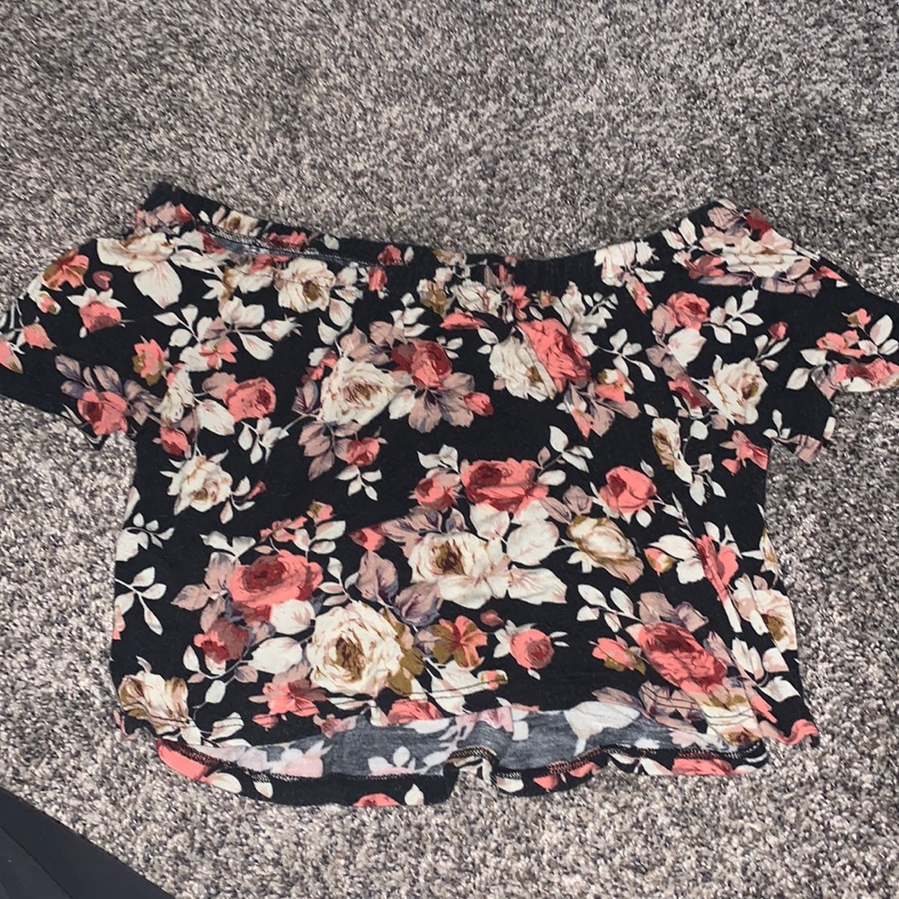 Off the shoulder floral crop